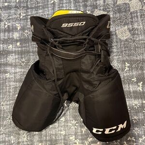 CCM TACKS 9550 ICE HOCKEY PANTS - YOUTH MEDIUM